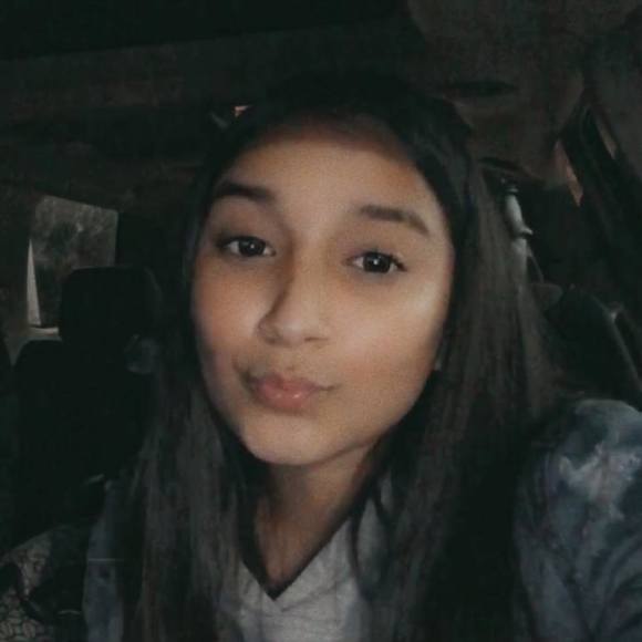 Meet your Posher, Itzel - Picture 1 of 1